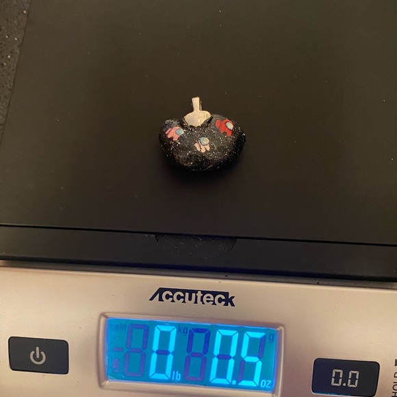 Hand Painted Among Us Characters Stone Pendant - Picture 7 of 8